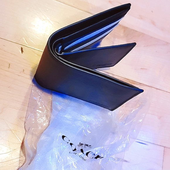 NWT COACH COMPACT ID WALLET IN SPORT CALF LEATHER - AUTHENTIC - Picture 3 of 4